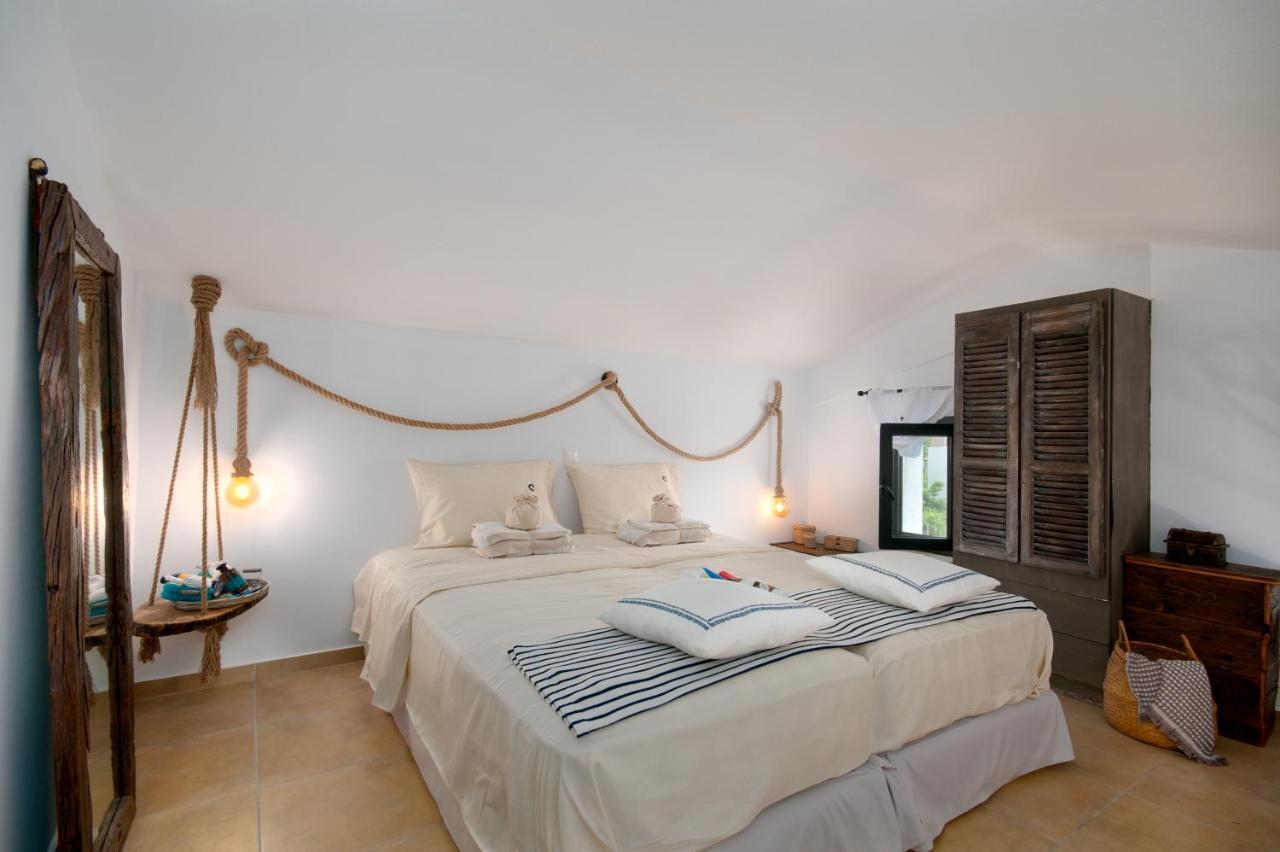 Seathon Seafront Beach Villa In Kalamitsi Exterior foto