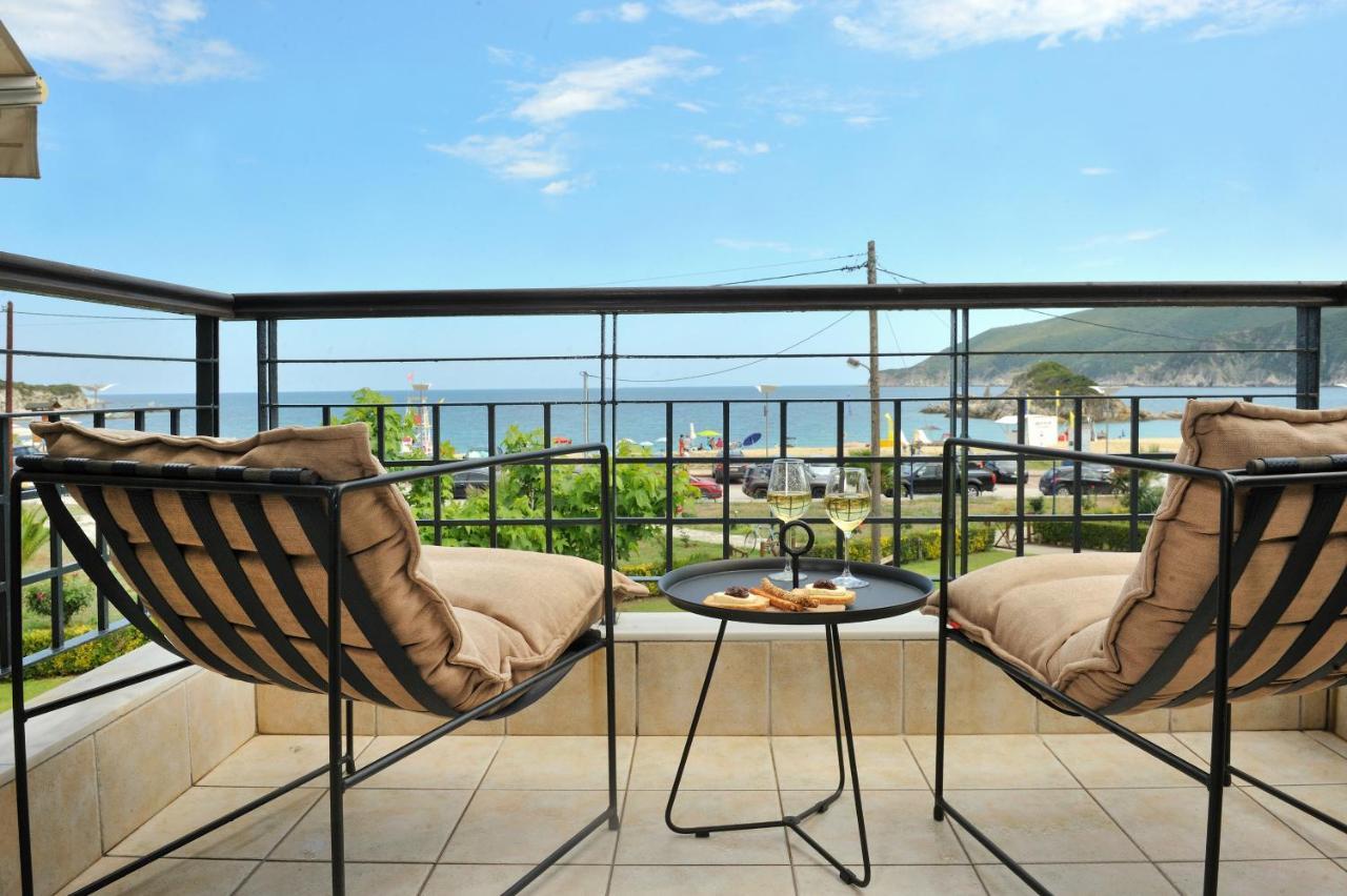 Seathon Seafront Beach Villa In Kalamitsi Exterior foto